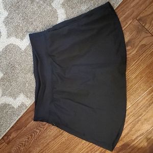 NWOT Skort with zipper pockets on both sides